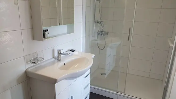 Tek Büyük Yataklı Oda, Balkon