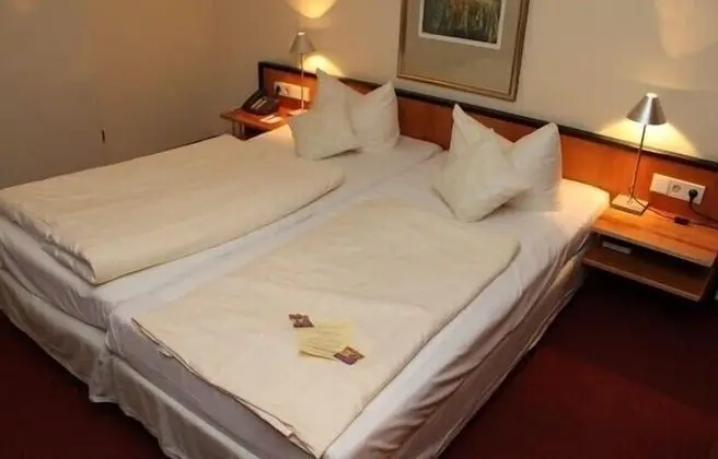 DORMERO Room