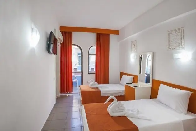 Standart Oda, Kısmı Deniz veya Havuz Manzaralı, Balkonlu veya Fransız Balkonlu