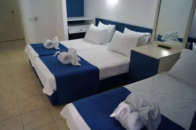 Standart Oda, Kısmı Deniz veya Havuz Manzaralı, Balkonlu veya Fransız Balkonlu