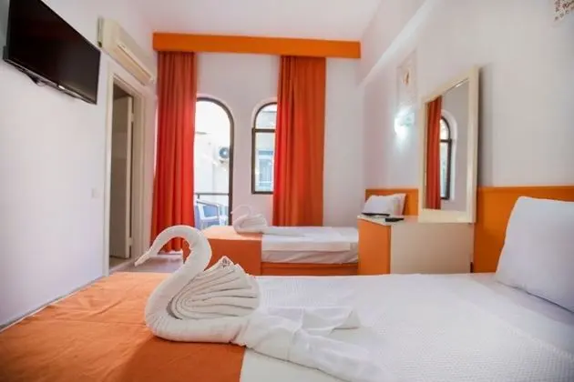 Standart Oda, Kısmı Deniz veya Havuz Manzaralı, Balkonlu veya Fransız Balkonlu