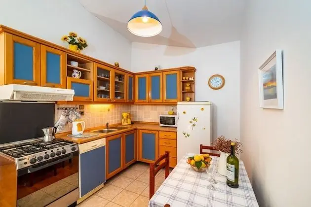 Apart Daire (Bari - 140 m from beach - A3(2+2))