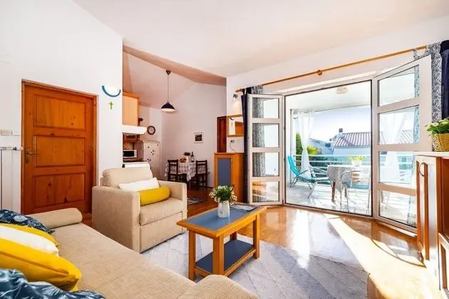 Apart Daire (Bari - 140 m from beach - A3(2+2))