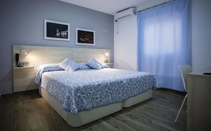 Basic Tek Büyük Yataklı Oda