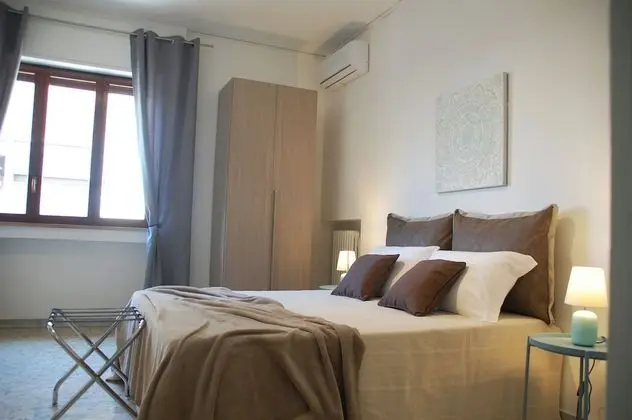 Üç Kişilik Oda, Ortak Banyo (2)