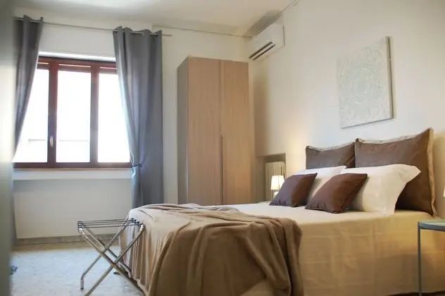 Üç Kişilik Oda, Ortak Banyo (2)