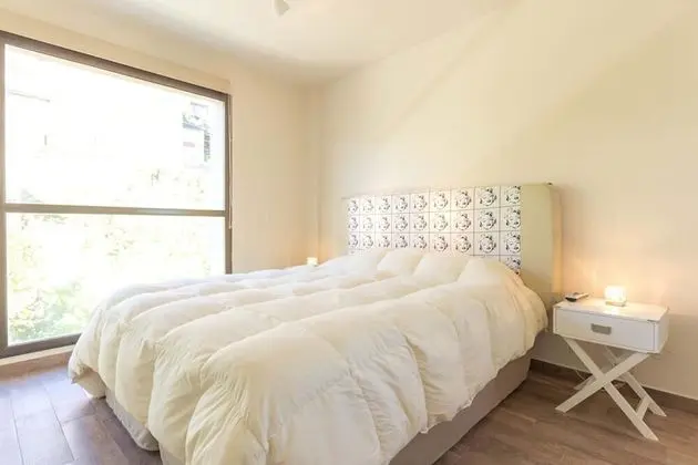 Stüdyo, Göl Manzaralı