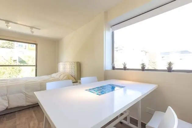 Stüdyo, Göl Manzaralı