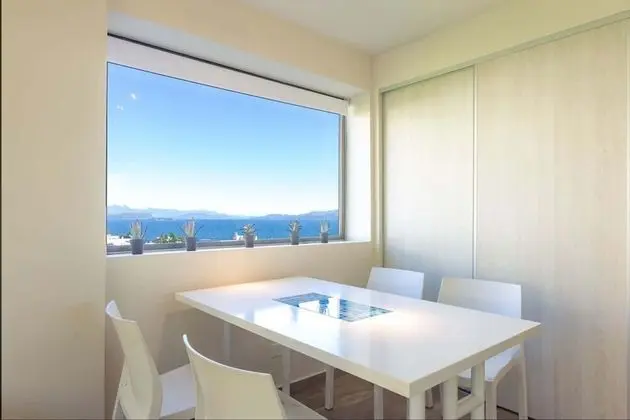 Stüdyo, Göl Manzaralı