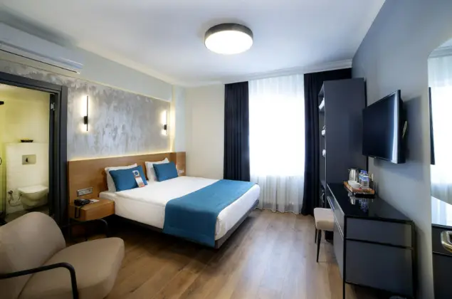 Çift Kişilik, Şehir Manzaralı