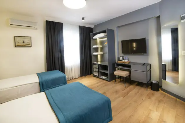 Tek Kişilik, Şehir Manzaralı
