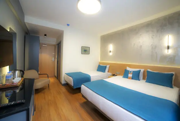 Triple, Şehir Manzaralı