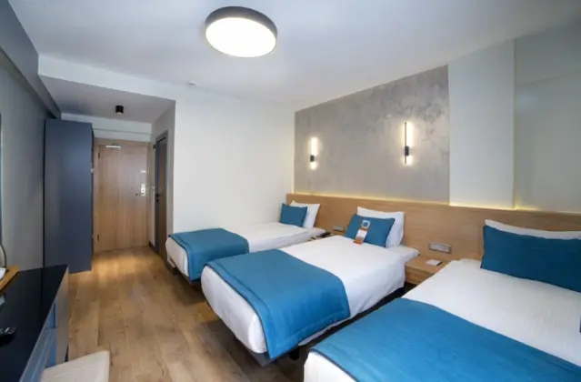 Triple, Şehir Manzaralı