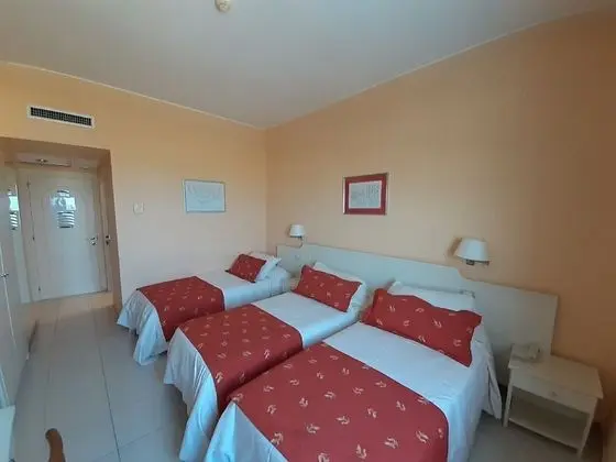 Comfort Tek Büyük veya İki Ayrı Yataklı Oda