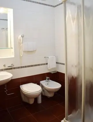 Comfort Tek Büyük veya İki Ayrı Yataklı Oda