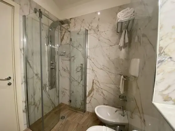 Comfort Tek Büyük veya İki Ayrı Yataklı Oda