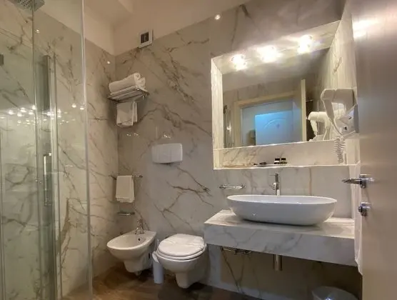 Comfort Tek Büyük veya İki Ayrı Yataklı Oda