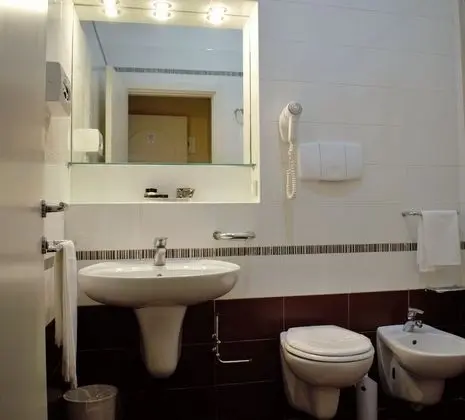 Comfort Tek Büyük veya İki Ayrı Yataklı Oda