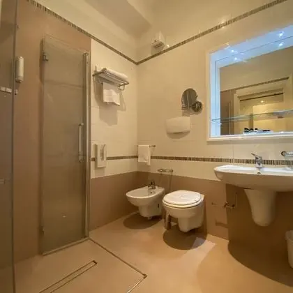 Deluxe Tek Büyük Yataklı Oda, Deniz Manzaralı