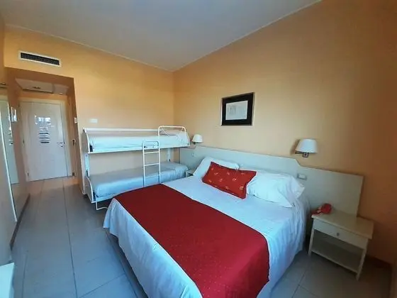 Family Dört Kişilik Oda