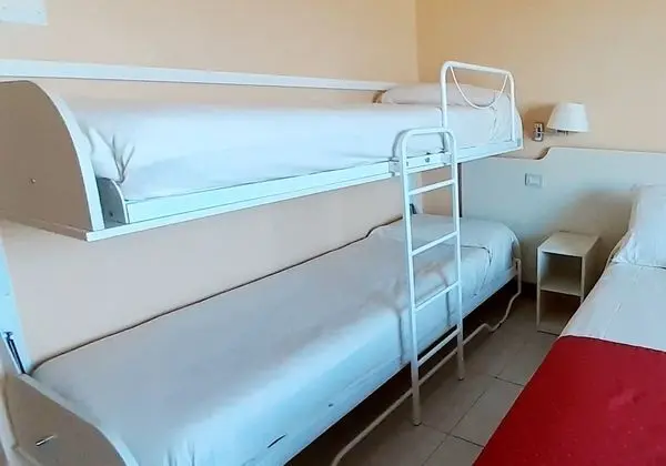 Family Dört Kişilik Oda