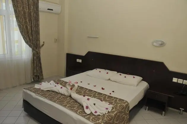 Standart Oda, Dağ veya Havuz Manzaralı, Balkonlu