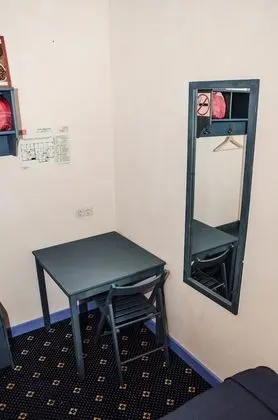 Economy Tek Büyük Yataklı Oda, Ortak Banyo (no windows)