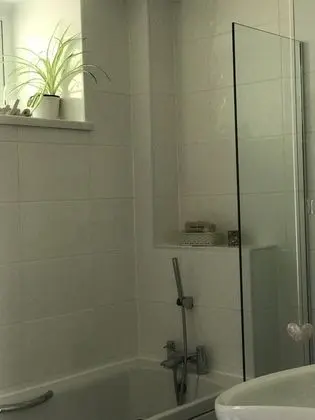 Tek Büyük Yataklı Oda, Özel Banyo, Bahçe Manzaralı (Room 5)