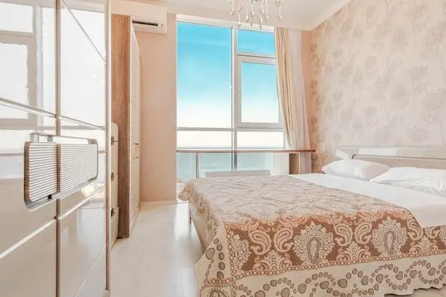 Deluxe Apart Daire, 1 Yatak Odası, Denize Sıfır (Frantsuzkyi Boulevard, 60A)