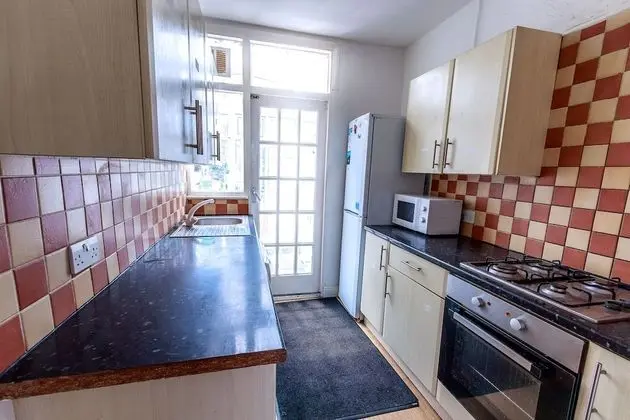 Basic Tek Büyük Yataklı Oda, Ortak Banyo