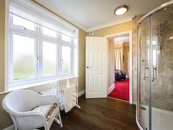 İki Ayrı Yataklı Oda, Banyolu/Duşlu