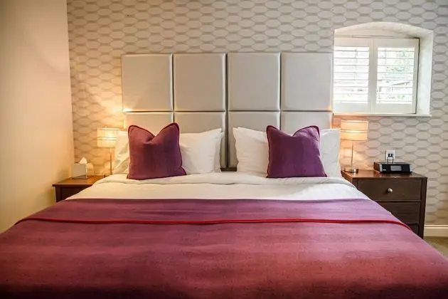 Comfy King Room