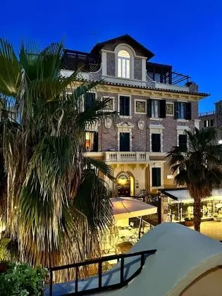 Deluxe Tek Büyük veya İki Ayrı Yataklı Oda, Banyolu/Duşlu