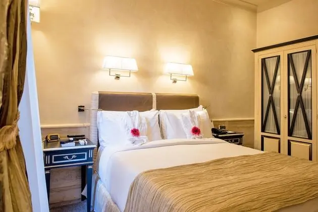 Tek Büyük Yataklı Oda, Ek Bina