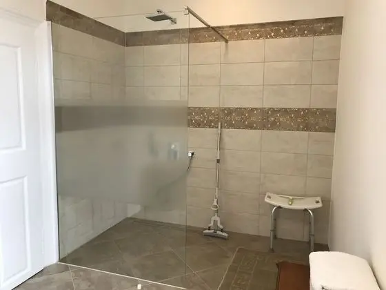 Luxury Apart Daire, 1 Yatak Odası, Sigara İçilmez, Küçük Mutfak (Handel)