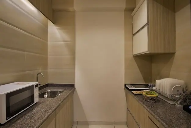Studio Suite  With Kitchen