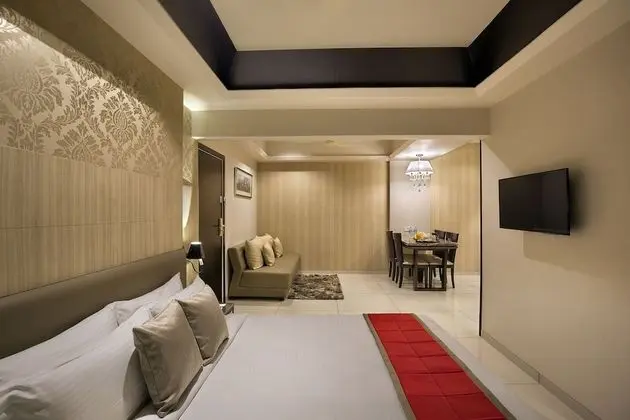 Studio Suite  With Kitchen