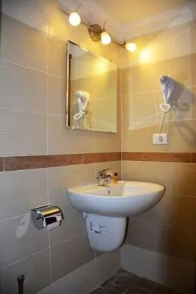 Classic Tek Büyük Yataklı Oda