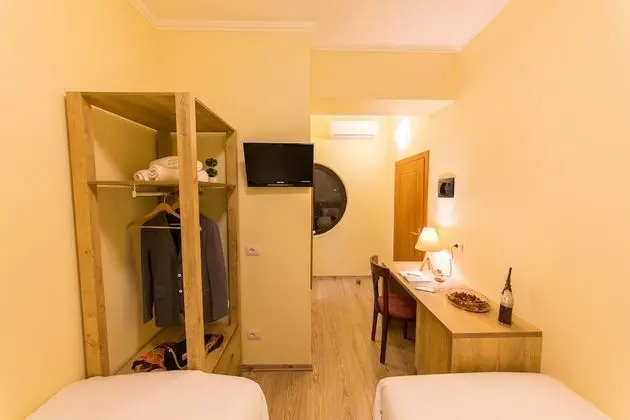 Standard Tek Büyük veya İki Ayrı Yataklı Oda, Balkon