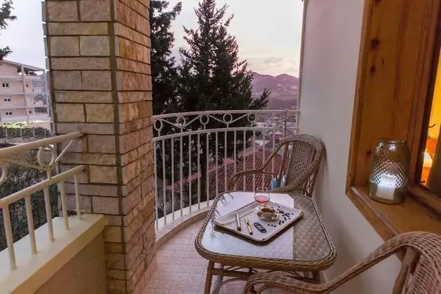 Tek Büyük Yataklı Oda, Balkon