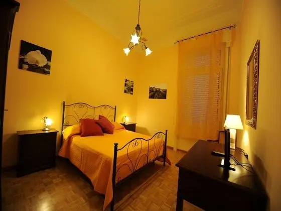 Economy Double Room Single Use, Sea View (External Bathroom)