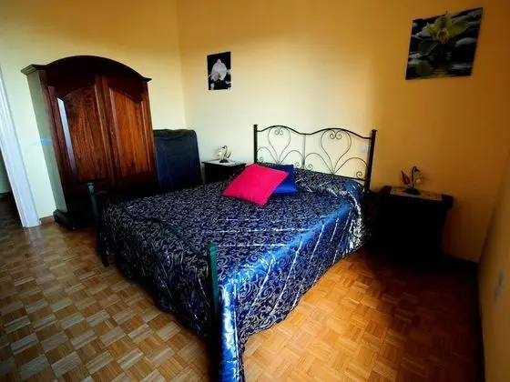 Economy Double Room Single Use, Sea View (External Bathroom)