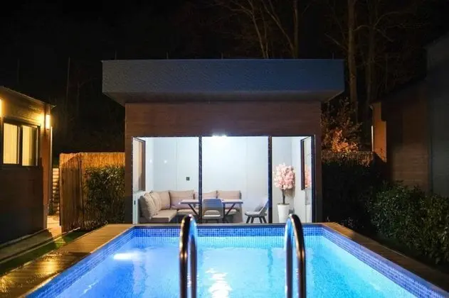 https://images.odamax.com/img/1024x768/odamax/image/upload/Baronet_Tiny_House_Otel_202603172117388_IMG_20260317_WA0013.jpg