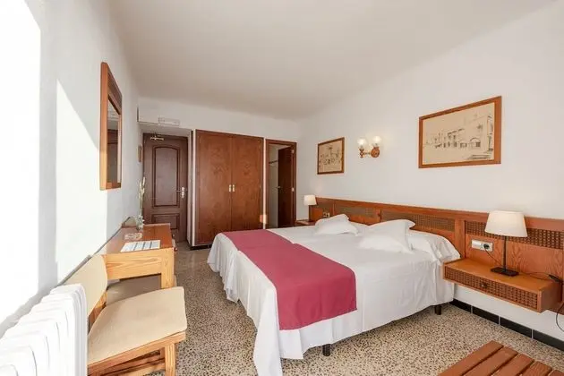 Tek Büyük Yataklı Oda, Balkon, Deniz Manzaralı