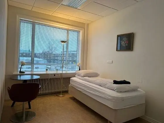Single Room with Shared Bathroom and Free Parking