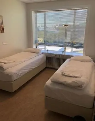 Single Room with Shared Bathroom and Free Parking