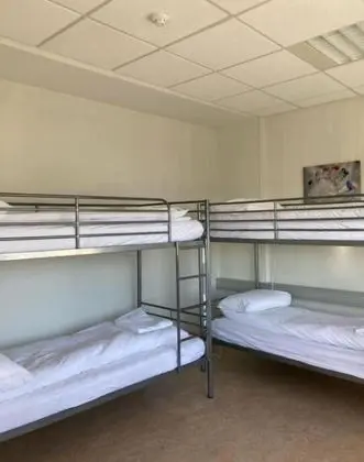 Single Room with Shared Bathroom and Free Parking