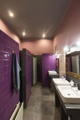 Comfort Tek Büyük Yataklı Oda, Ortak Banyo, Avlu Manzaralı