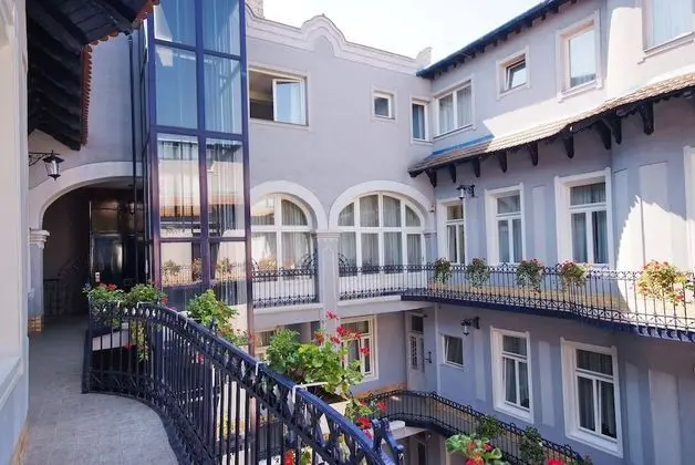 Standard Tek Büyük veya İki Ayrı Yataklı Oda
