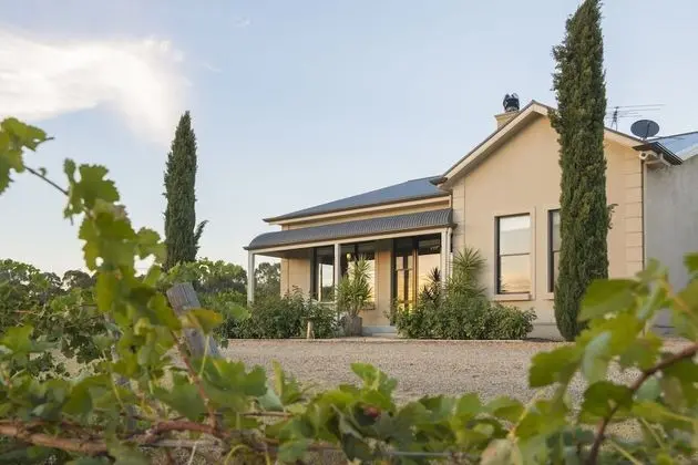 Kır Evi (VINES )